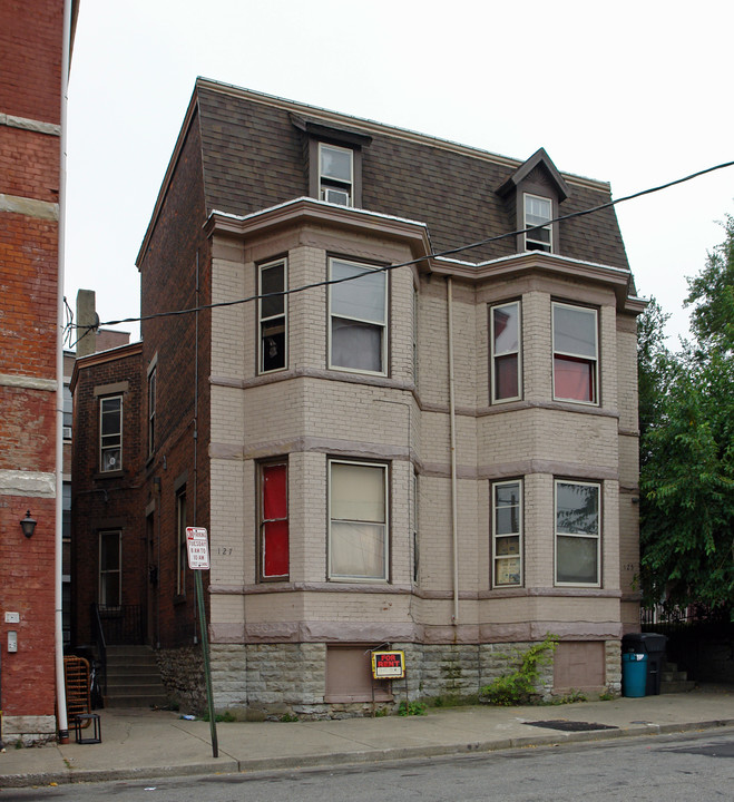 125-127 E 8th St in Covington, KY - Foto de edificio