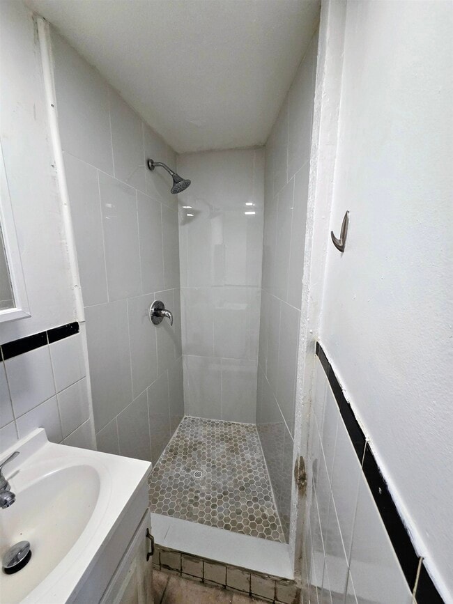 property at 475 West Side Ave