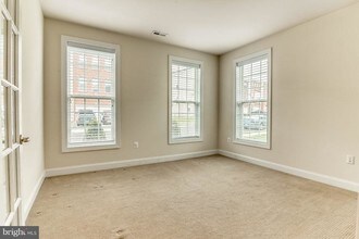 16006 Greymill Manor Dr in Haymarket, VA - Building Photo - Building Photo