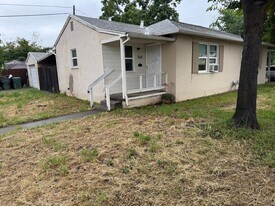 5028 Thurman Way in Sacramento, CA - Building Photo