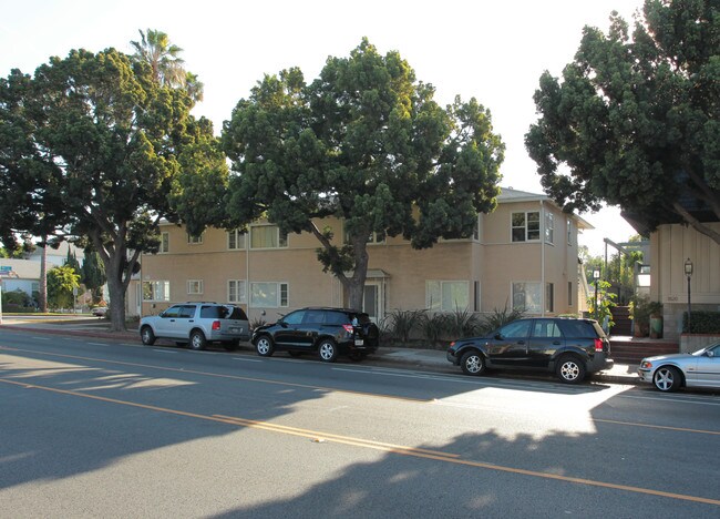 1826-1834 Montana Ave in Santa Monica, CA - Building Photo - Building Photo