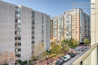 1011 4th St NW in Washington, DC - Building Photo - Building Photo