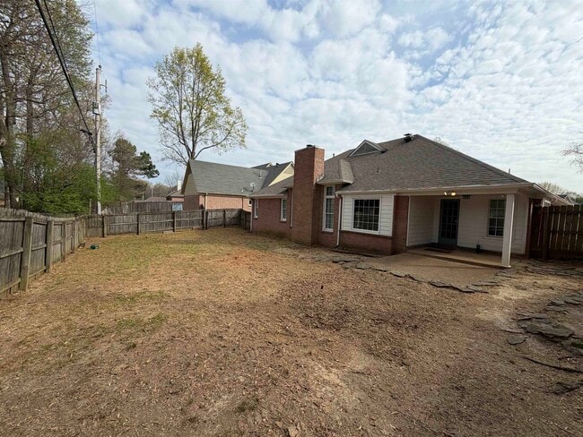 1565 Dexter Run W in Memphis, TN - Building Photo - Building Photo