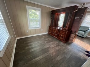 2210 Broadway St, Unit Garage apartment in Beaumont, TX - Foto de edificio - Building Photo