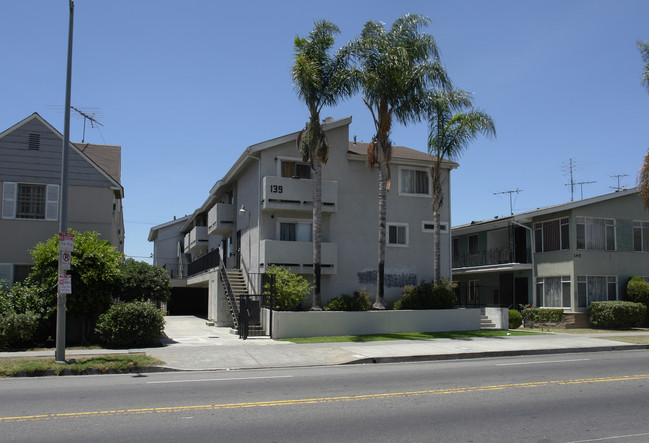 139 N Normandie Ave in Los Angeles, CA - Building Photo - Building Photo