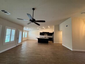 493 Crescent Ln in Madera, CA - Building Photo - Building Photo