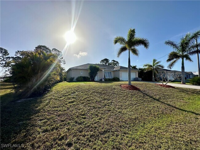4013 NE 10th Pl in Cape Coral, FL - Building Photo - Building Photo