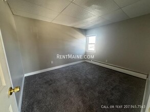 114 Riverside Dr in Augusta, ME - Building Photo - Building Photo