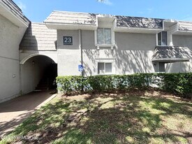 355 Monument Rd in Jacksonville, FL - Building Photo