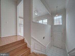13088 Rose Petal Cir in Herndon, VA - Building Photo - Building Photo