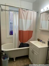 157 Summer St, Unit 4R in Somerville, MA - Foto de edificio - Building Photo