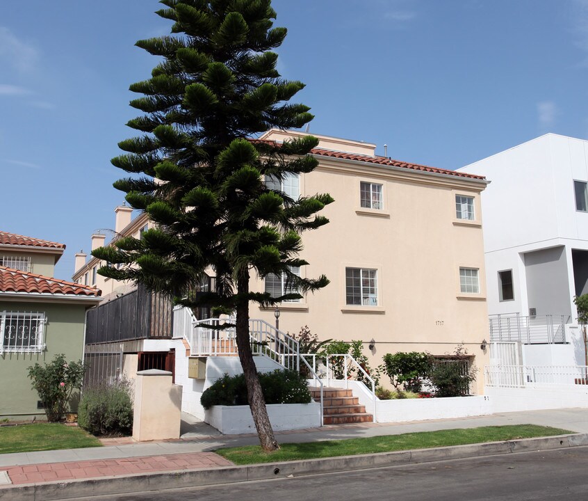 1717 Armacost Ave. in Los Angeles, CA - Foto de edificio