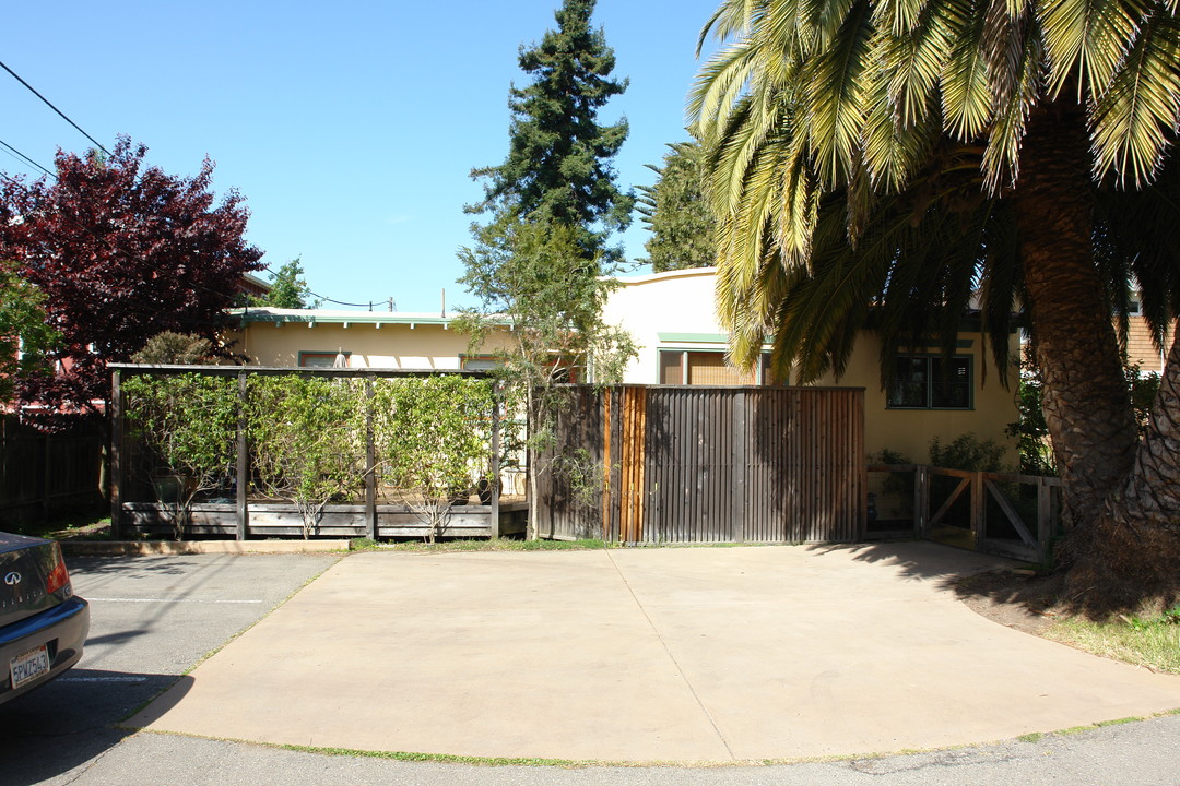 2222-2218 Sacramento St in Berkeley, CA - Building Photo