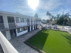 Arthur St Apts LLC in Hollywood, FL - Building Photo
