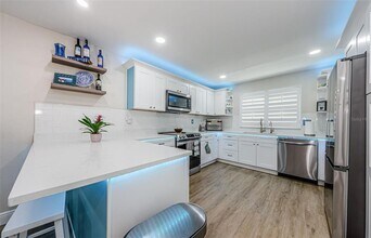2174 Scotland Dr in Clearwater, FL - Building Photo - Building Photo