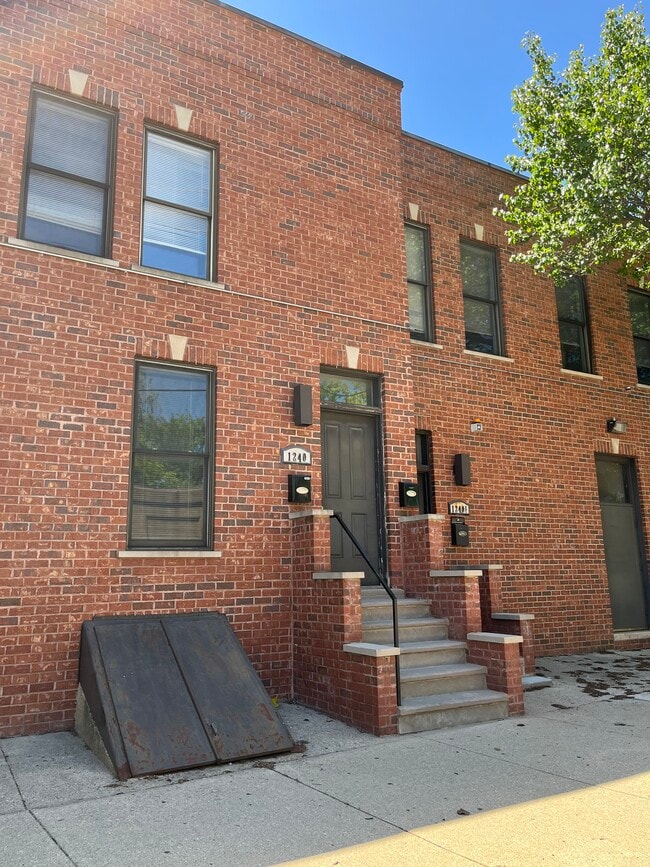 1240 Sherman Ave Rentals in Evanston, IL