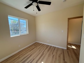 1628 W 24th St in Los Angeles, CA - Foto de edificio - Building Photo