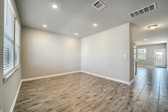 2924 Sage Ranch Dr in Leander, TX - Building Photo - Building Photo
