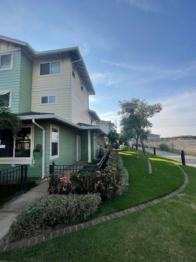 642 Kakala St in Kapolei, HI - Building Photo - Building Photo