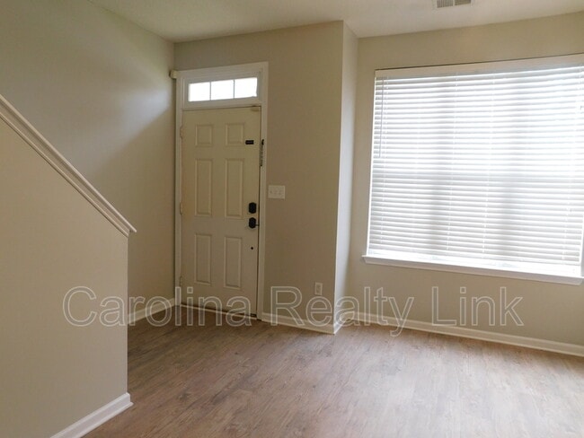 6111 Dane Dr in Dallas, NC - Building Photo - Building Photo