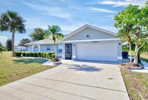 26098 Copiapo Cir in Punta Gorda, FL - Building Photo