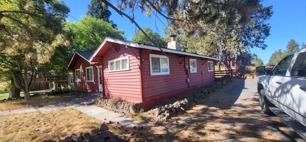 474 NE Emerson Ave in Bend, OR - Building Photo - Building Photo