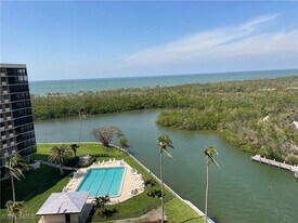 15 Bluebill Ave, Unit 206 in Naples, FL - Building Photo