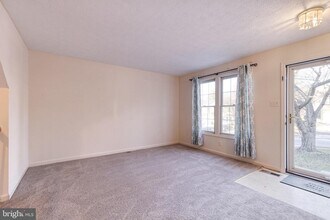 5 Weyanoke Ct in Pikesville, MD - Foto de edificio - Building Photo