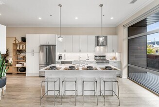 133 S Ashland Ave in Chicago, IL - Building Photo - Building Photo