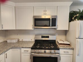 296 Hockhockson, Unit C in Tinton Falls, NJ - Building Photo - Building Photo