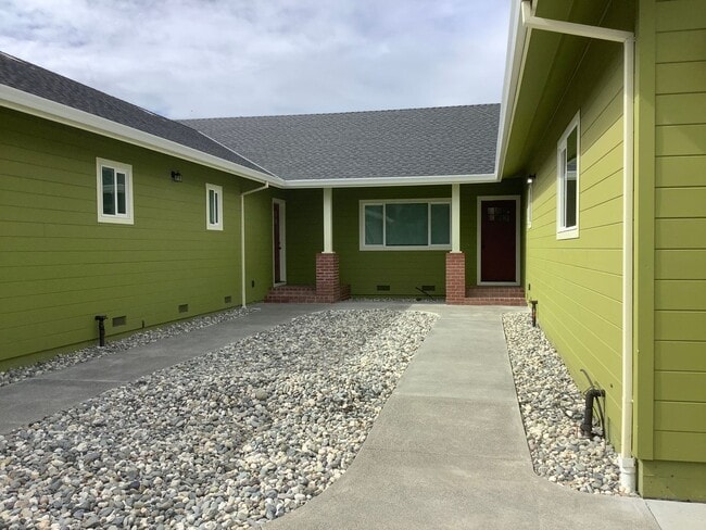 129 Ursuline Rd in Santa Rosa, CA - Building Photo - Building Photo
