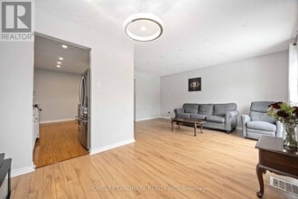 700 Harmony Rd N in Oshawa, ON - Building Photo - Building Photo