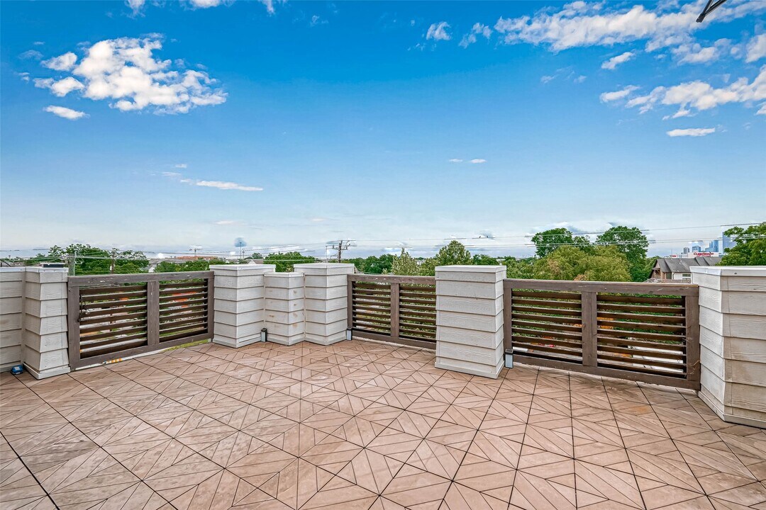 5101 Allen St in Houston, TX - Building Photo