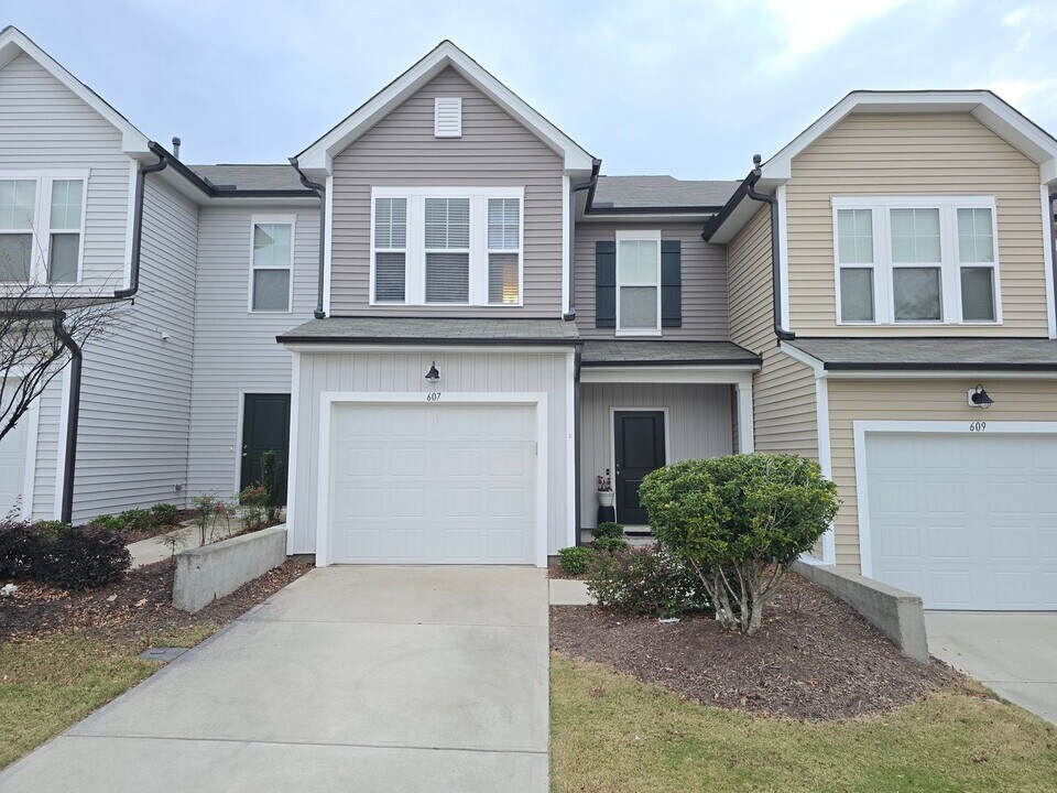 607 Bucknell Way in Durham, NC - Foto de edificio