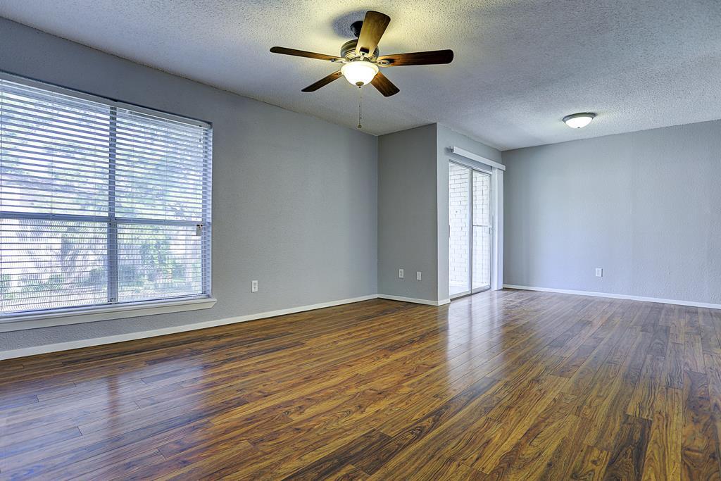 1950 Spenwick Dr in Houston, TX - Building Photo