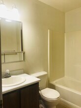 609 Kingman Ave, Unit B in Grants, NM - Foto de edificio - Building Photo