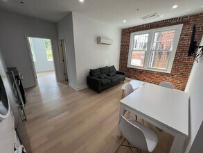 GEORGETOWN FLATS in Washington, DC - Building Photo - Interior Photo