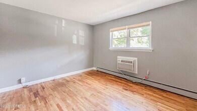 1515 Allen Ave in Ocean Township, NJ - Foto de edificio - Building Photo