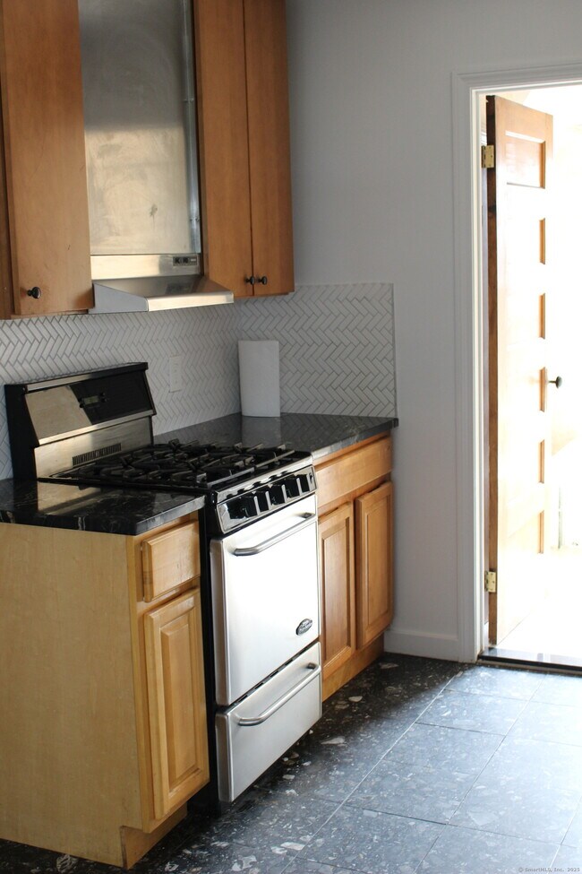 47 Laurel St in Waterbury, CT - Building Photo - Building Photo