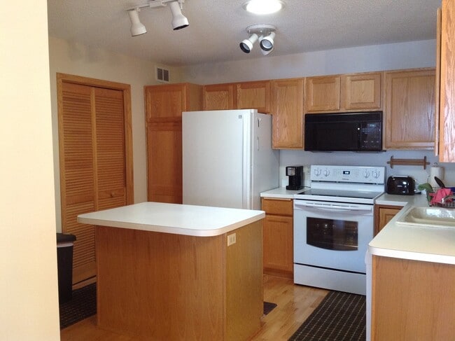 508 Mission Hills Dr
