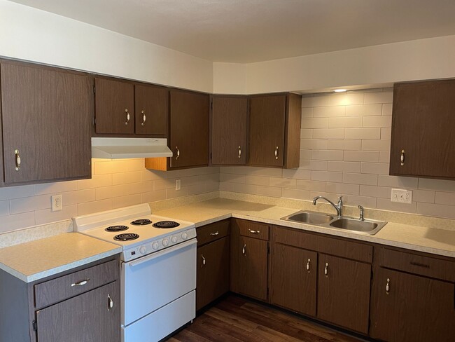 Immaculate Updated 2 Bedroom with 1 Bath