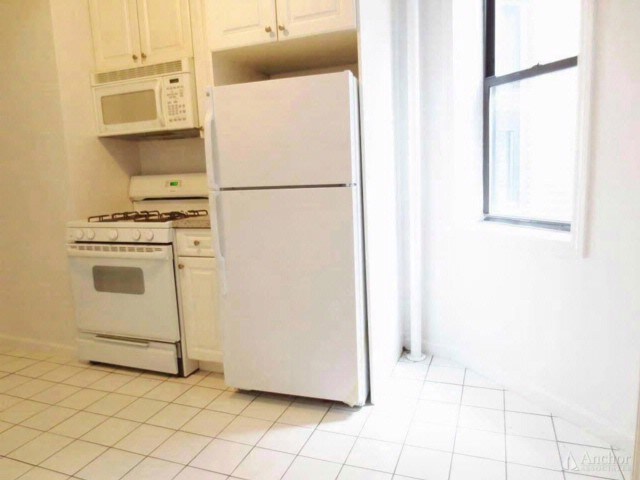 243 E 38th St-Unit -5D in New York, NY - Building Photo