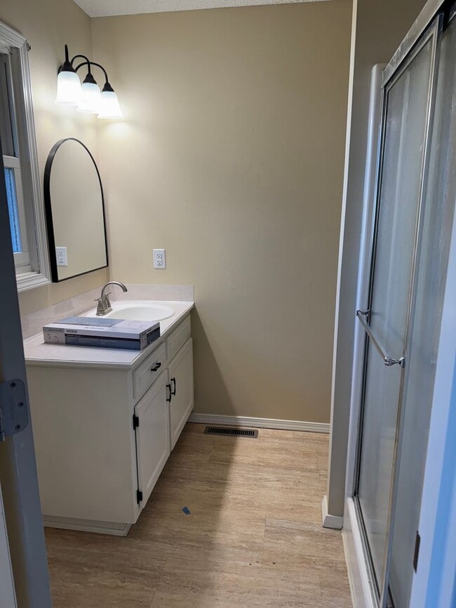 5424 S Stonegate Ave in Springfield, MO - Building Photo - Building Photo