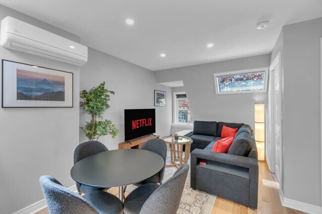 31 Granby St, Unit SI ID1403759P in Toronto, ON - Building Photo - Building Photo