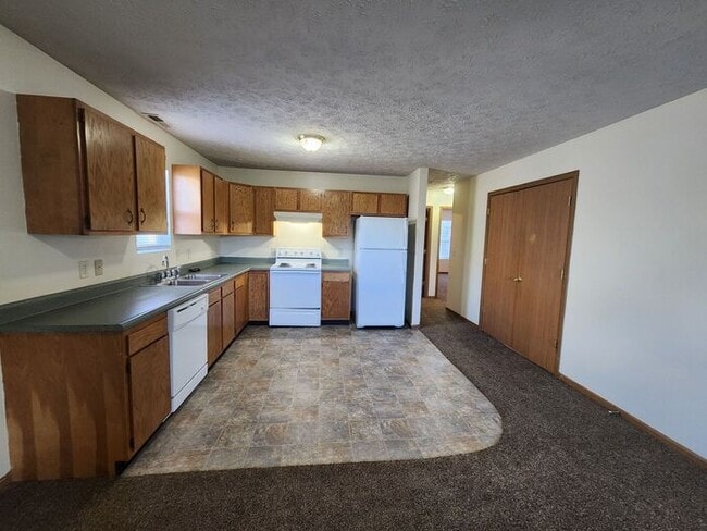 695 N 25th St in Terre Haute, IN - Building Photo - Building Photo