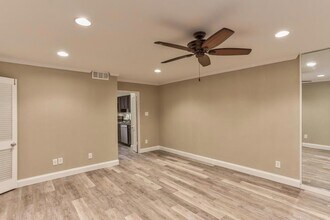 91 Rumson Rd NE, Unit A-17 in Atlanta, GA - Building Photo - Building Photo