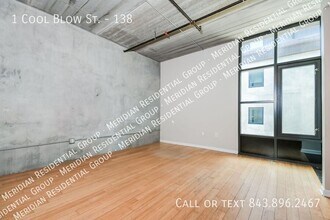 1 Cool Blow St in Charleston, SC - Foto de edificio - Building Photo