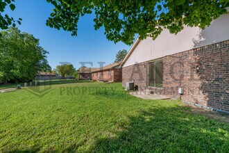 6903 W O'Neil St in Wichita, KS - Building Photo - Building Photo