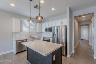 598 Hazelnut Ln in Queen Creek, AZ - Foto de edificio - Building Photo