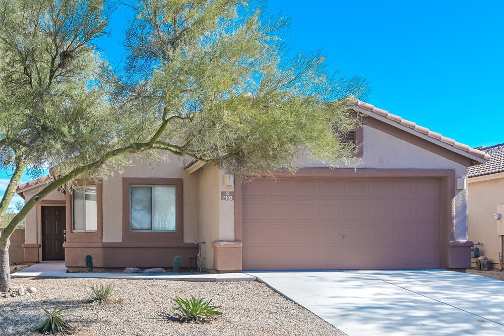 7103 S Providence Dr in Tucson, AZ - Building Photo